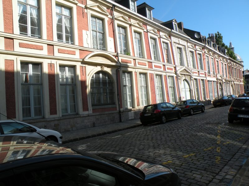  alignement de petits immeubles, rue du Pont-Neuf